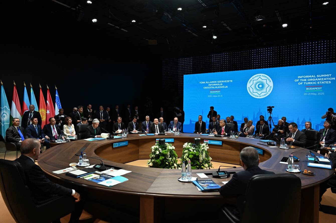 Siyasi həmrəyliyin, strateji əməkdaşlığın və qarşılıqlı fəaliyyətin dərinləşdirilməsi  baxımından mühüm əhəmiyyət daşıyan Zirvə görüşü