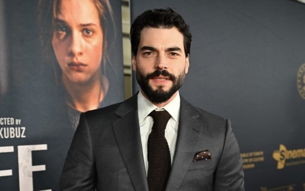 Akın yenidən bu serialla razılaşdı