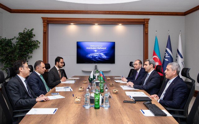 Azərbaycan və Pakistan dəmiryol sahəsində əməkdaşlığın perspektivlərini müzakirə etdi - FOTOLAR