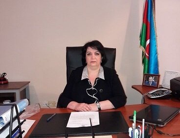 Daha bir məktəbin xanım direktoru tutduğu vəzifədən azad edidi