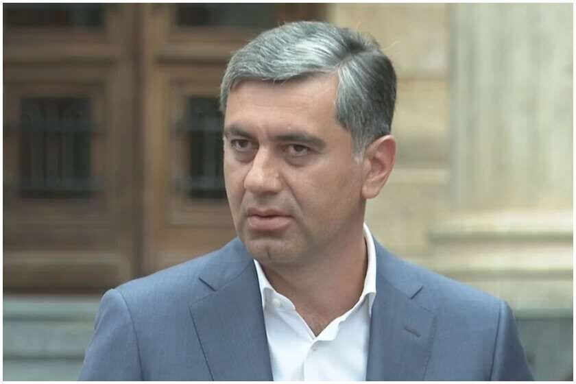 Sabiq müdafiə naziri həbs edildi