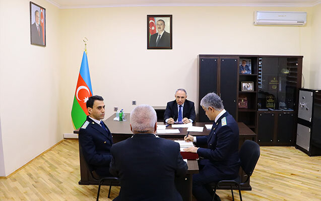 Baş prokuror Qobustanda vətəndaşları qəbul etdi