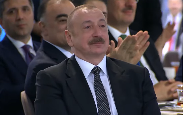 Laçında Prezidenti kövrəldən ifa - Video
