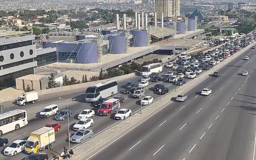 Bakıda 22 istiqamətdə sıxlıq müşahidə olunur - YENİLƏNİB