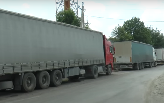 Azərbaycana gətirilən 500 tondan artıq kartof gömrükdə çürüyür - Video