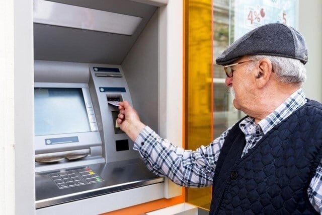 Bu kişilər 65 yaşından tez pensiyaya ÇIXACAQ