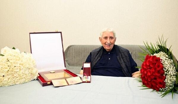 Arif Babayevə Heydər Əliyev Mükafatı təqdim olundu