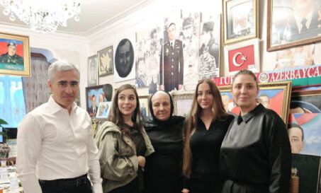 Prezidentin qızları Polad Həşimovun evində