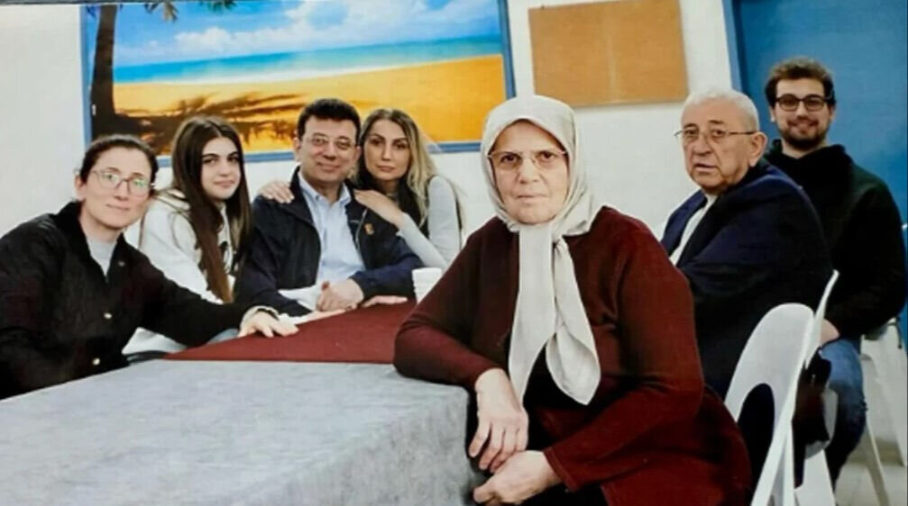 İmamoğlunun həbsxanadan ilk FOTOSU