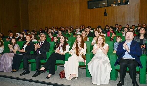Leyla və Arzu Əliyevalar DOST Mərkəzində...