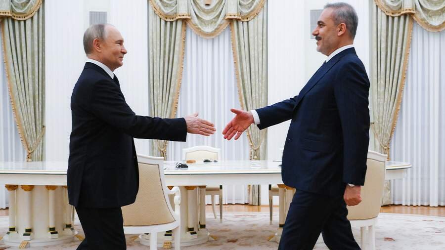 Fidan Putinlə görüşü çox isti və faydalı adlandırıb