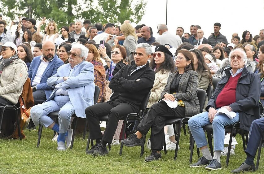 Anar Ələkbərov “Xarıbülbül” VIII Beynəlxalq Musiqi Festivalından fotolar paylaşdı