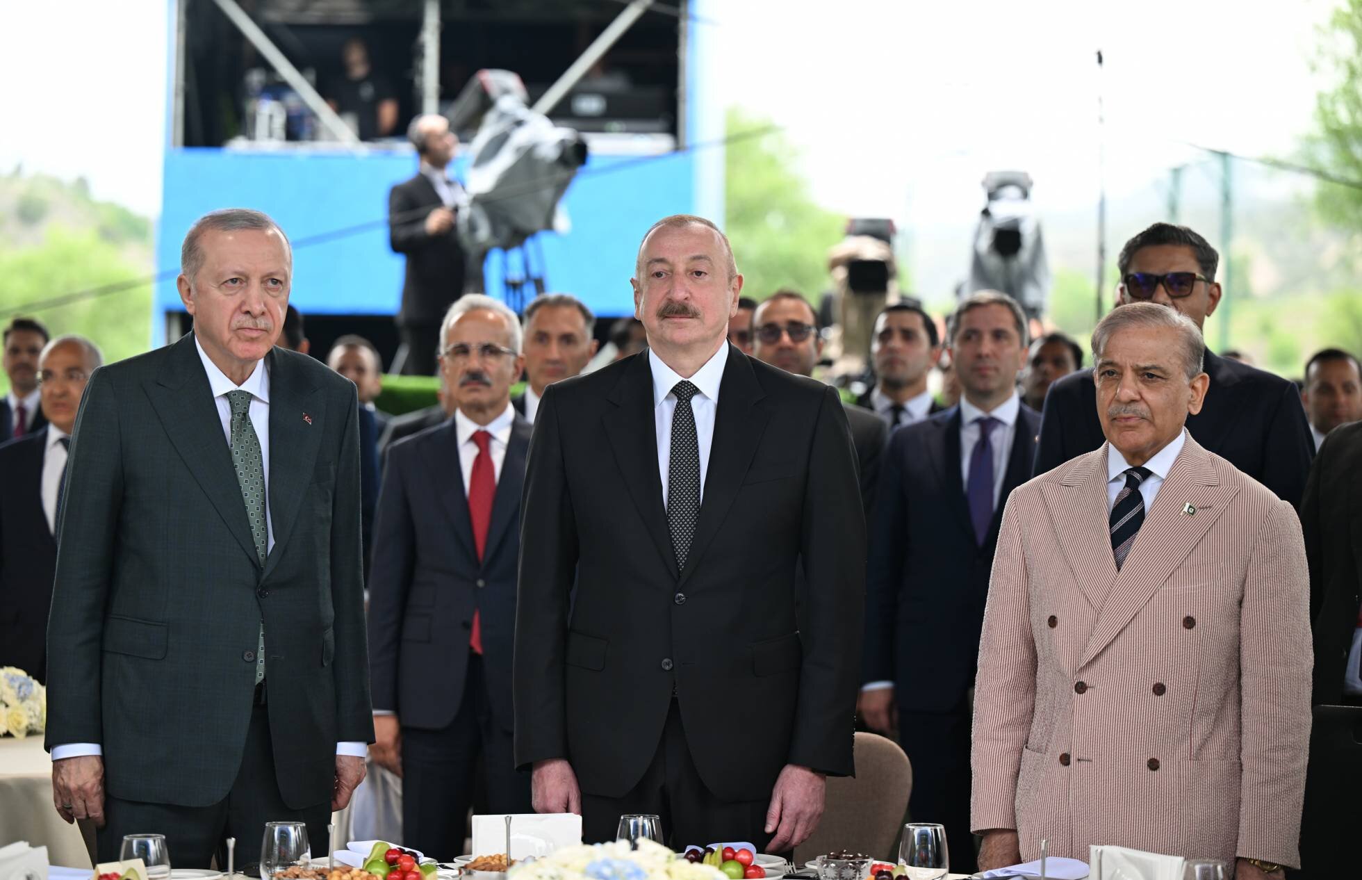 Laçında Birlik: Tarix, Zəfər və Yeni Başlanğıc