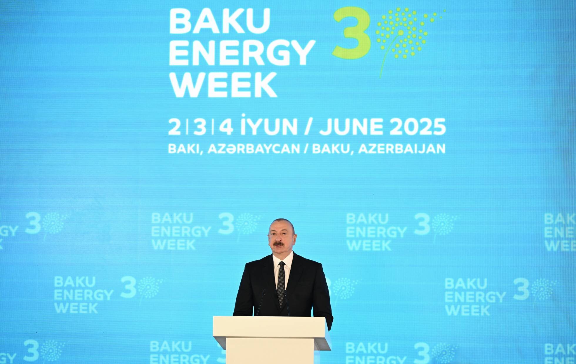 Azərbaycan Bakı Enerji Həftəsi ilə qlobal səhnədə söz sahibidir