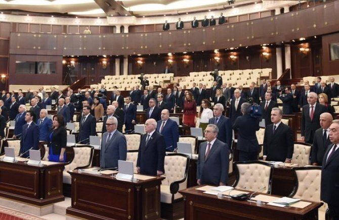 Azərbaycanın silahlı deputatları: Tapança gəzdirənlər KİMLƏRDİ...