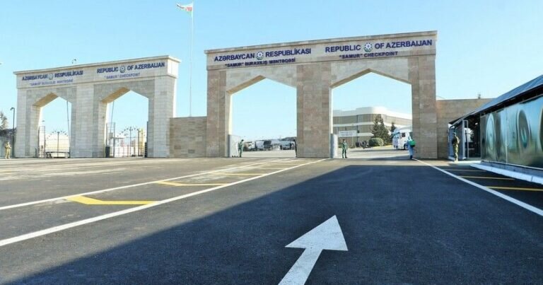 Quru sərhədlərin bağlı qalmasının əsl səbəbi: Azərbaycan hansı riskləri önləyir?