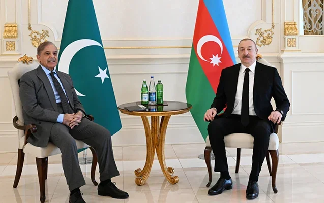 Prezident Şahbaz Şəriflə danışdı