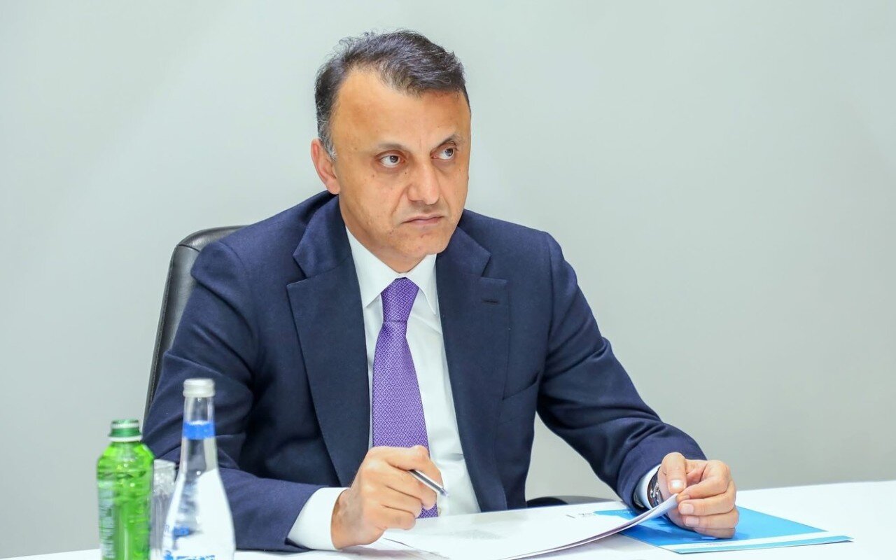 Vüqar Qurbanov ad günü şənliyi keçirən şöbə müdirini işdən qovdu