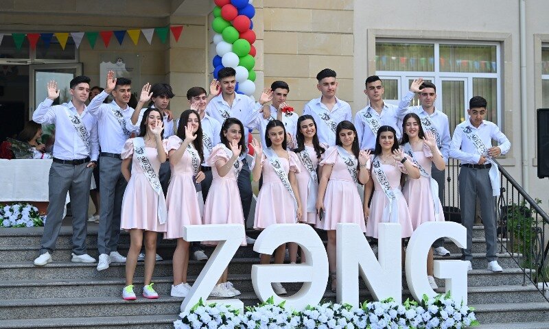 Jurnalist övladları üçün də “Son zəng” çalındı -FOTOLAR