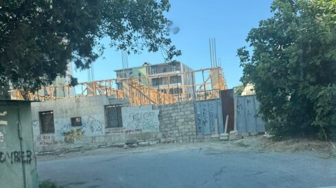 Xətaidə daha bir qanunsuz tikinti- Hansı məmur icazə verib?