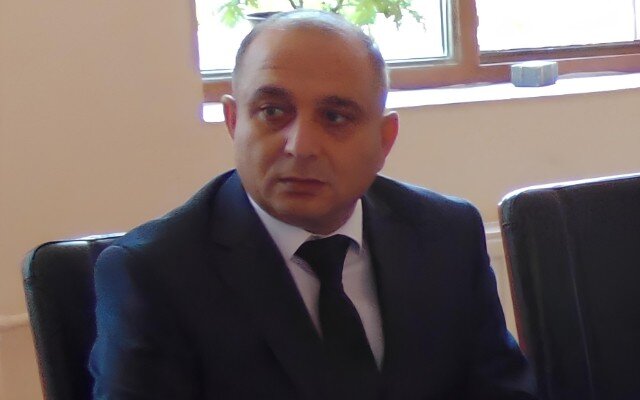 İcra məmuru dünyasını dəyişdi