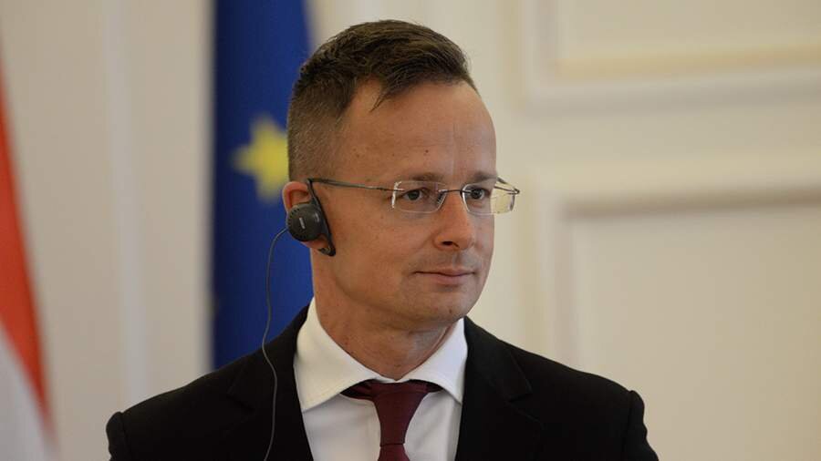 Szijarto: Macarıstan və Serbiyada hakimiyyəti devirmək cəhdləri xaricdən maliyyələşir