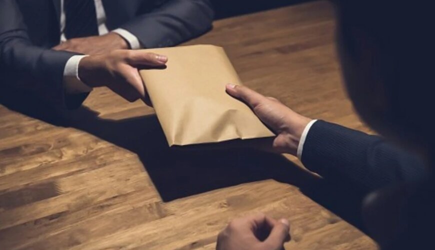 İdarə rəisi və işçiləri vətəndaşdan şikayətçidir - Rüşvət ittihamına görə