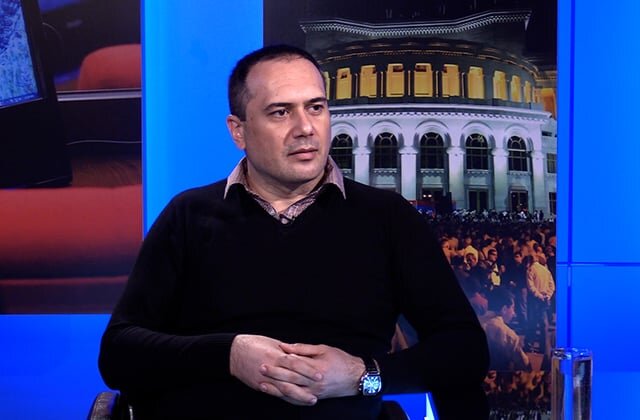 İran vuruldu, Ermənistan da hazırlıq görməlidir – Petrosyan təşvişə düşdü