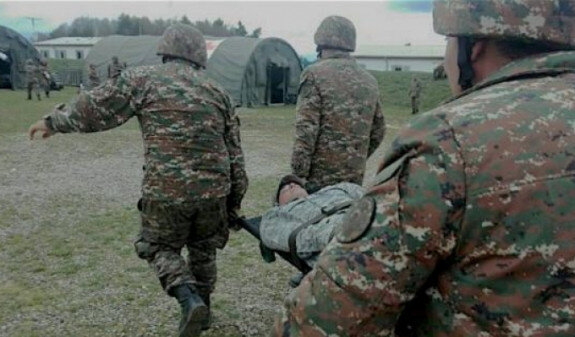 Erməni hərbçini ildırım vurdu