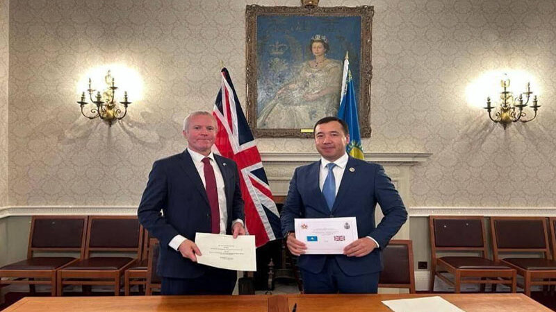 Qazaxıstan Britaniya ilə yaxınlaşır: Rusiya buna qarşı nə edə bilər? (ŞƏRH)