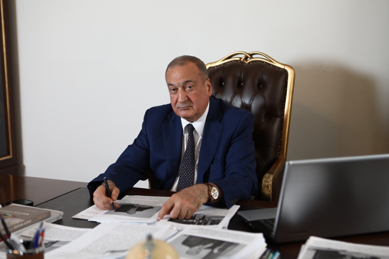 Eldar Quliyev “Mirvari”ni gizlicə nazirin qohumuna satıb