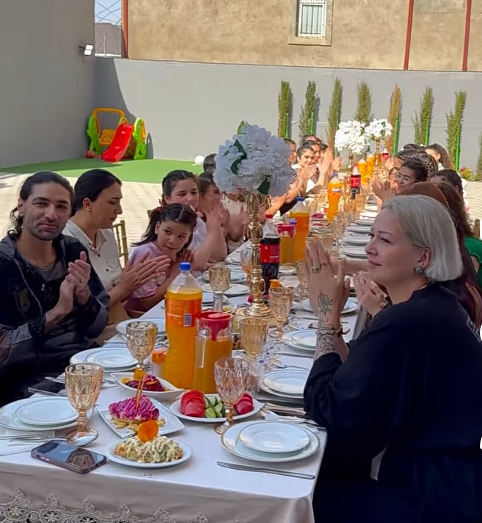Leyla Əliyeva sığınacaqda olan 19 uşağa ad günü keçirdi