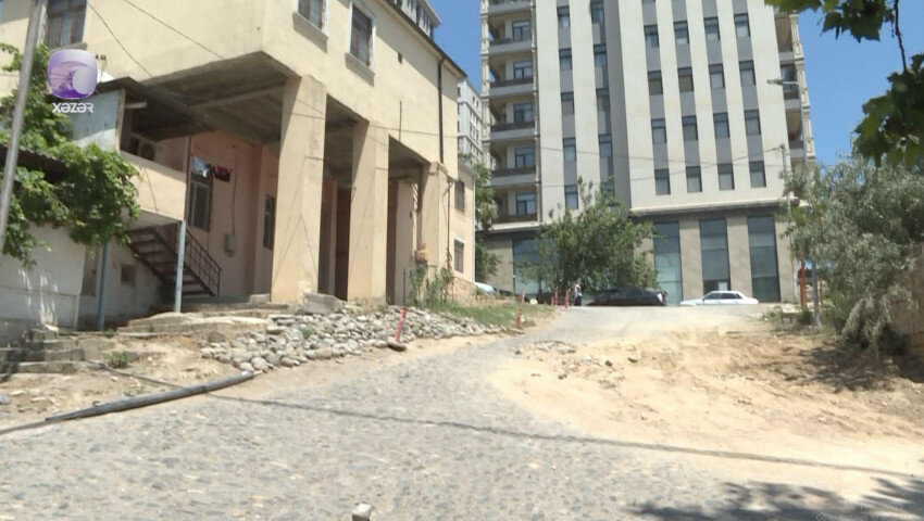 “Archico” MMC-nin yük avtomobilləri yolu yararsız hala saldı