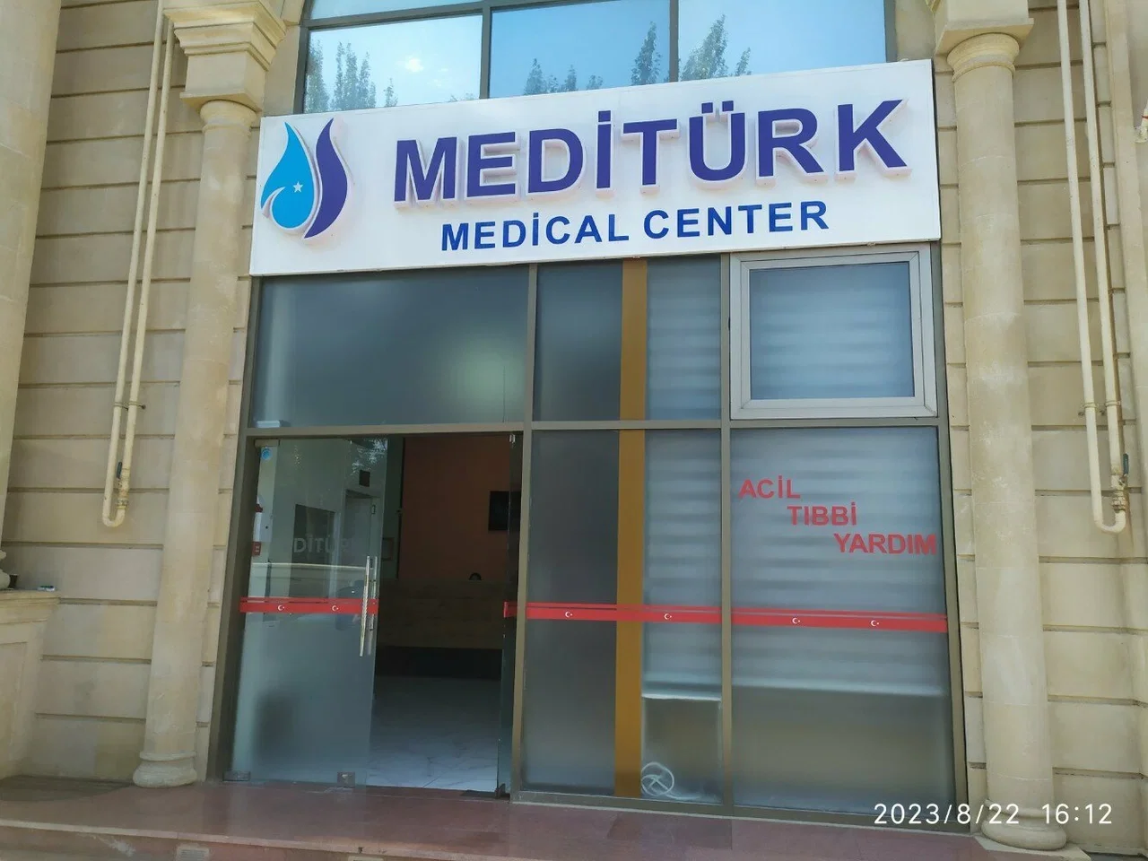 “Türkmed” klinikasında həkim olmayan şəxslər pasiyentləri müalicə və əməliyyat edir?