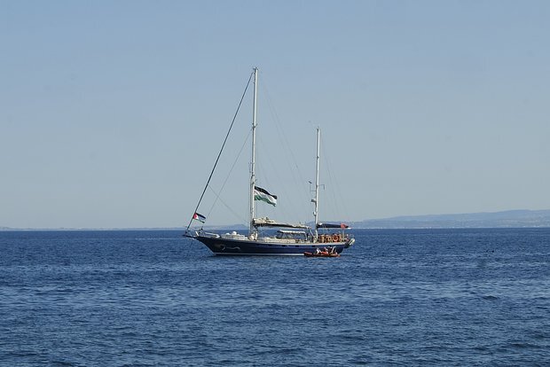 Qreta Tunberqlə tutulan gəmi İsrailə çatdı