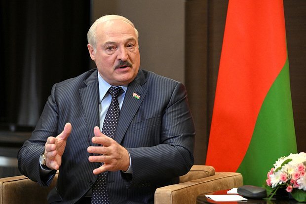 Lukaşenko Belarusda kartof qıtlığının səbəbini açıqlayır