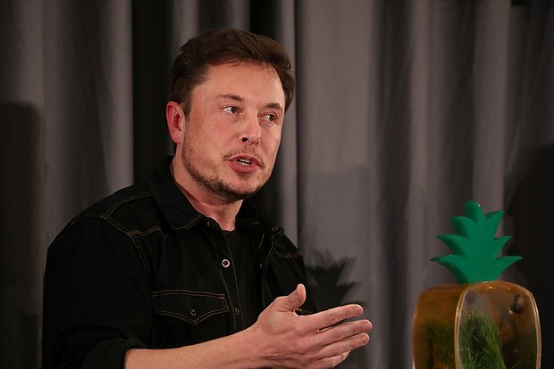 Elon Musk rus raketinin alınmasını rədd etdi