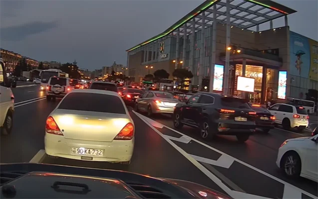 AYNA dəyişiklik etdi, yenə tıxac yarandı