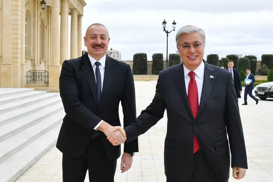 Azərbaycan Prezidenti qazaxıstanlı həmkarını təbrik etdi
