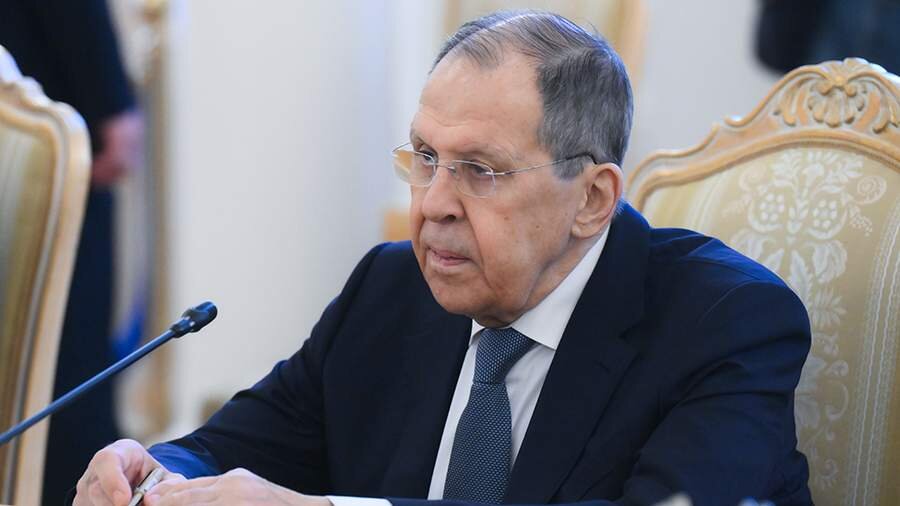 Lavrov BƏƏ xarici işlər naziri ilə İsrailin İrana qarşı əməliyyatını müzakirə edib