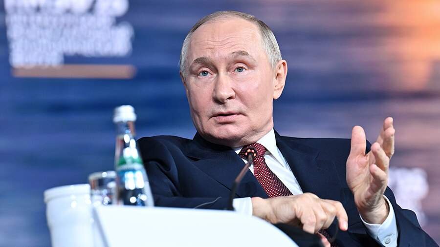 Putin yeni dünya düzəninin formalaşmasının təbiiliyinə diqqət çəkib