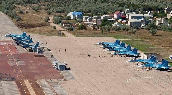 Ukrayna daha bir aerodromu vurdu: MiQ və “Su” məhv edildi