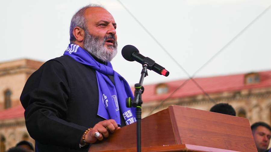 Vəkil Arutyunyan: Arxiyepiskop Baqrat terrorda ittiham olunur