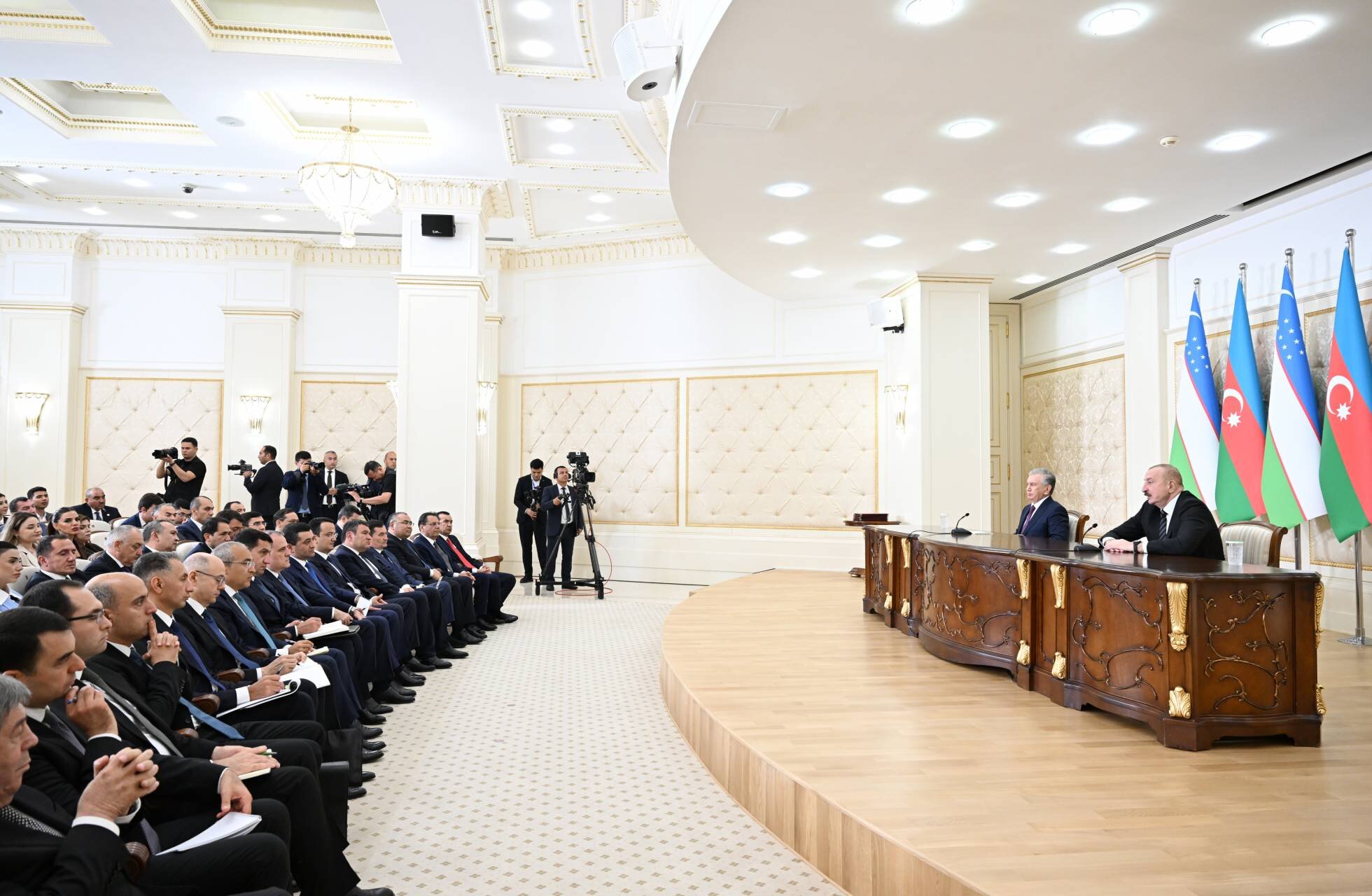 Azərbaycan və Özbəkistan arasında imzalanan çoxsaylı sənədlər yüksək səviyyəli  qarşılıqlı etimad ilə birbaşa bağlıdır