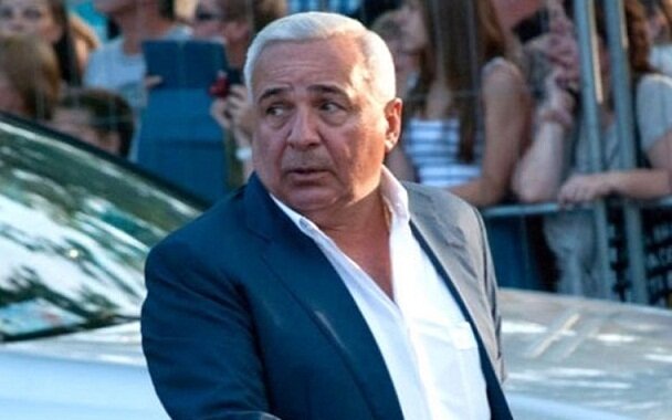 İsgəndər Xəlilovdan xəbər var: Rusiya kanallarının hədəfə aldığı iş adamı ailəsi ilə bu ölkədədir - EKSKLÜZİV