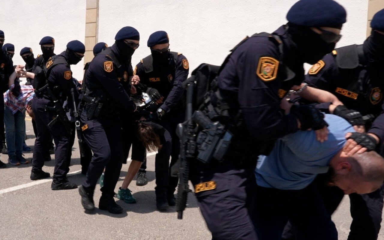 Kremldən həbs olunan ruslarla bağlı AÇIQLAMA