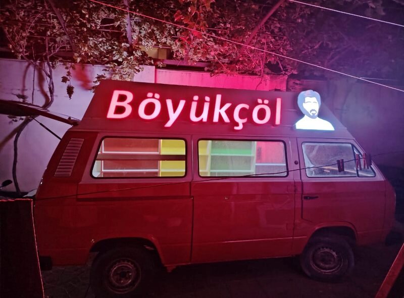 Kəramət Böyükçöl “yeriyən kitabxana” hazırlatdı
