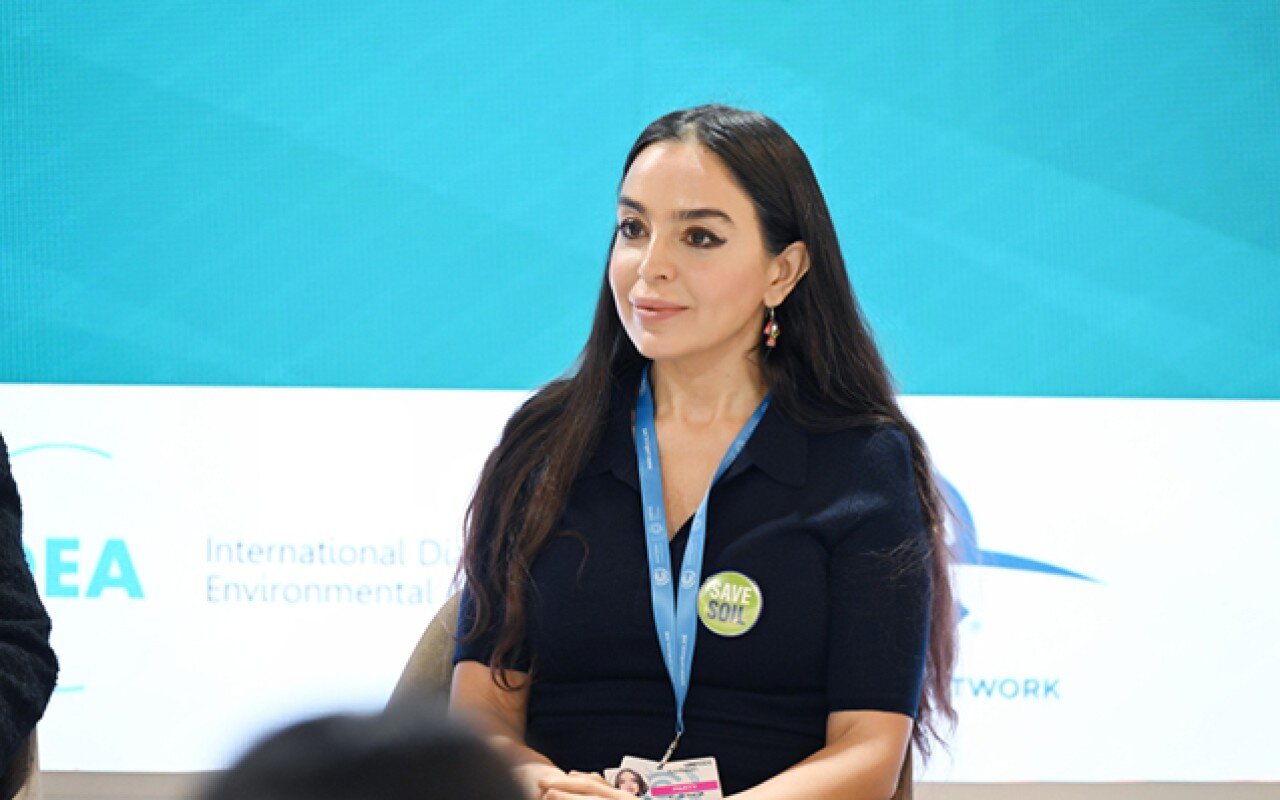 Leyla Əliyeva Qurbanqulu Berdiməhəmmədovun qızı ilə görüşdü