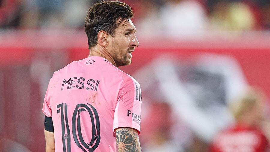 Messi Liqa Kuboku matçında Atlas oyunçusunu sillələyib - VİDEO