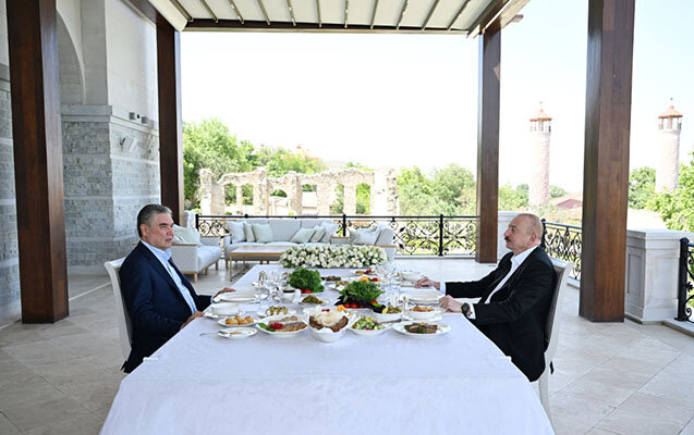 Şuşada birgə nahar...